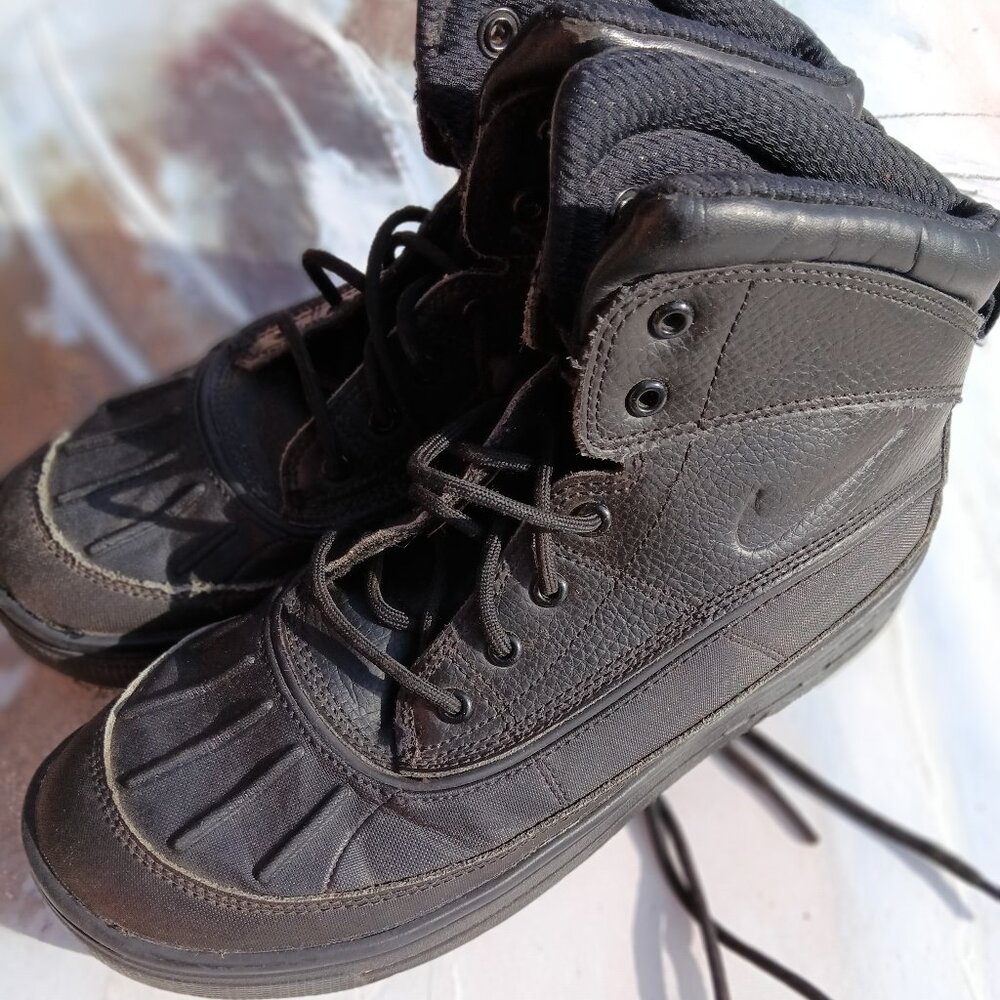 Kids Nike high top sneakers